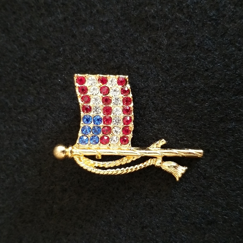 🇺🇸 AMERICAN FLAG PIN🇺🇸